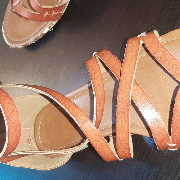 Strappy sandals - Picture 3 of 3